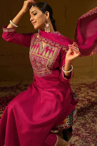 Ethnic Motifs Embroidered Sequinned Liva Straight Kurta With Trousers & Dupatta