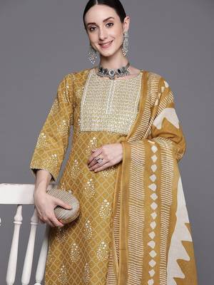 Women Ethnic Motifs Printed Regular Thread Work  Cotton Kurta with Trousers & With Dupatta 2