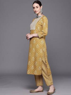 Women Ethnic Motifs Printed Regular Thread Work  Cotton Kurta with Trousers & With Dupatta 5