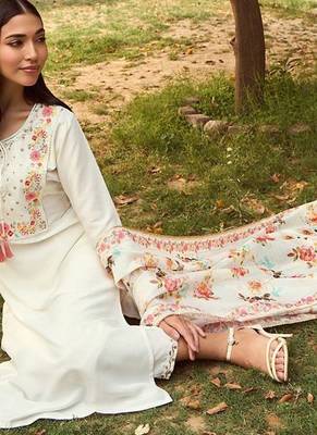Ethnic Motifs Embroidered Tie-Up Neck Straight Kurta with Trousers & Dupatta 2