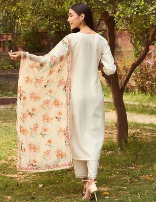 Ethnic Motifs Embroidered Tie-Up Neck Straight Kurta with Trousers & Dupatta 3
