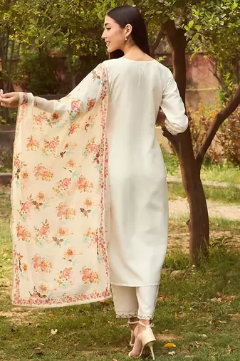 Ethnic Motifs Embroidered Tie-Up Neck Straight Kurta with Trousers & Dupatta