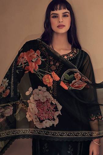 Women Floral Embroidered Panelled Thread Work Kurta with Trousers & With Dupatta