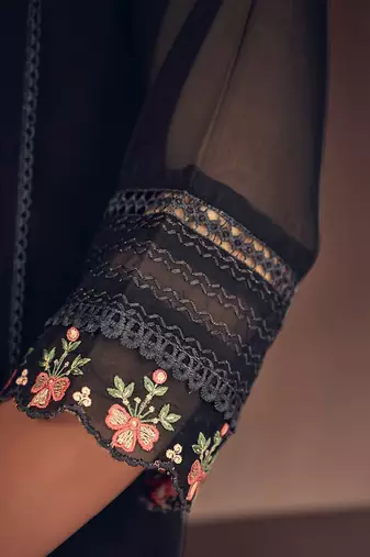 Women Floral Embroidered Panelled Thread Work Kurta with Trousers & With Dupatta