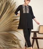 Women Floral Yoke Design Regular Thread Work Kurti with Trousers
