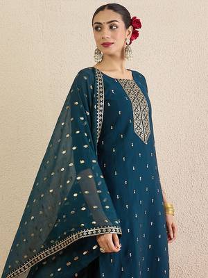 Women Solid Embroidered Kurta with Palazzo & Dupatta 3
