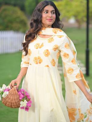 Women Floral Printed Regular Pure Cotton Kurta with Trousers & Dupatta 2