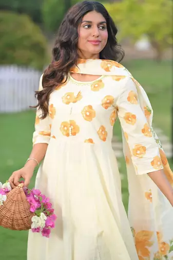Women Floral Printed Regular Pure Cotton Kurta with Trousers & Dupatta