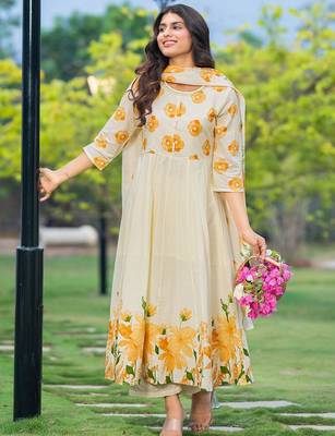 Women Floral Printed Regular Pure Cotton Kurta with Trousers & Dupatta 4