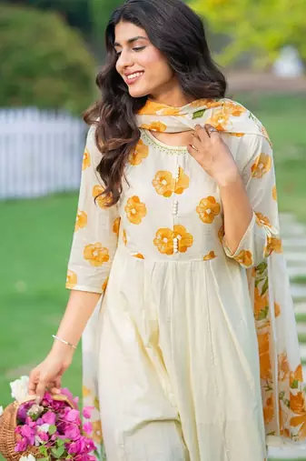 Women Floral Printed Regular Pure Cotton Kurta with Trousers & Dupatta