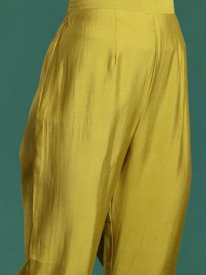 Women Ethnic Motifs Embroidered Pleated Mirror Work Kurta with Trousers 4