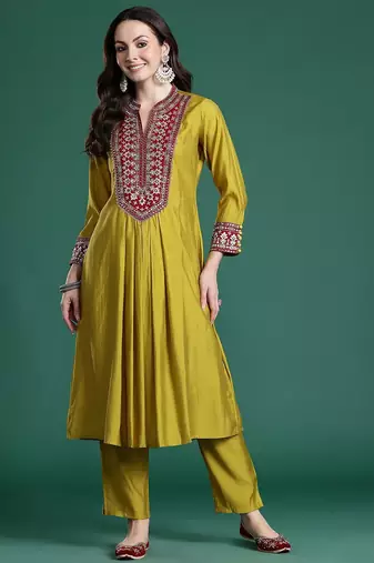 Women Ethnic Motifs Embroidered Pleated Mirror Work Kurta with Trousers