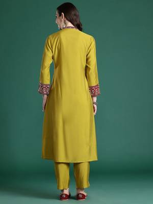 Women Ethnic Motifs Embroidered Pleated Mirror Work Kurta with Trousers 6