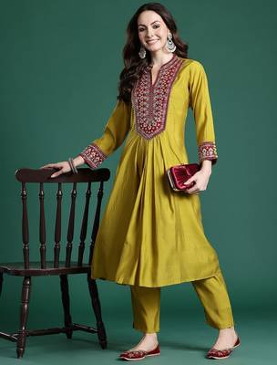 Women Ethnic Motifs Embroidered Pleated Mirror Work Kurta with Trousers 7