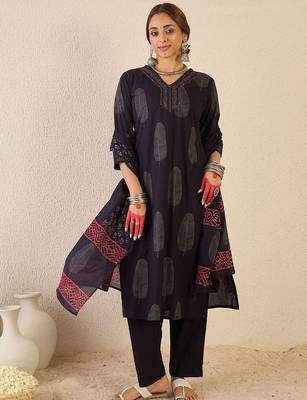 Women Printed  Cotton Kurta with Trousers & With Dupatta 1