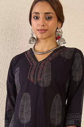 Women Printed Pure Cotton Kurta with Trousers & With Dupatta
