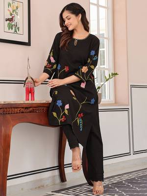 Floral Printed Pure Cotton Kurta With Trousers 6