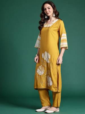 Floral Embroidered Kurta with Trousers & Dupatta 5