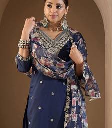 Women Ethnic Motifs Embroidered Regular Kurta with Trousers & With Dupatta