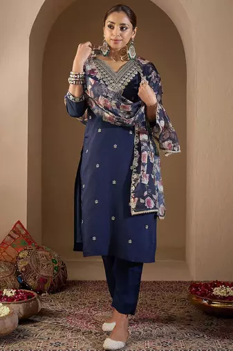 Women Ethnic Motifs Embroidered Regular Kurta with Trousers & With Dupatta