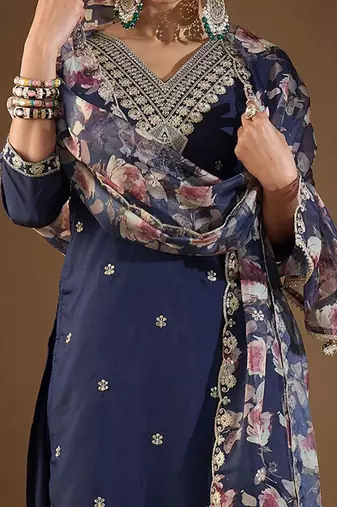 Women Ethnic Motifs Embroidered Regular Kurta with Trousers & With Dupatta