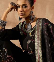 Women Floral Embroidered Regular Thread Work Kurta with Trousers & With Dupatta