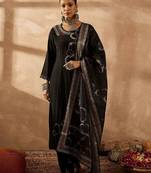 Women Floral Embroidered Regular Thread Work Kurta with Trousers & With Dupatta