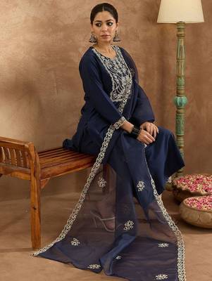 Floral Yoke Design Round Neck Straight Kurta With Trousers & Dupatta 1
