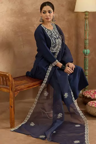 Floral Yoke Design Round Neck Straight Kurta With Trousers & Dupatta