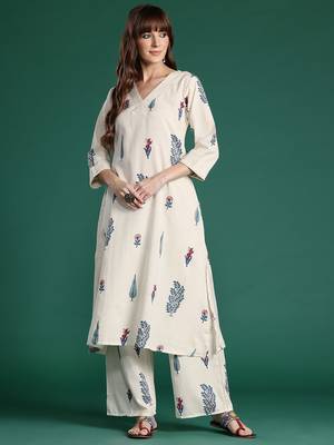 Women Floral Printed Pure Cotton Kurta with Palazzos 4