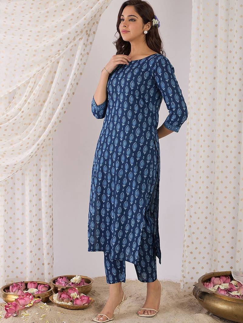 Ethnic Motifs Printed Round Neck Pure Cotton Kurta With Trousers