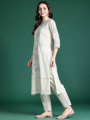 Floral Embroidered Thread Work Pure Cotton Kurta with Trousers & With Dupatta 5