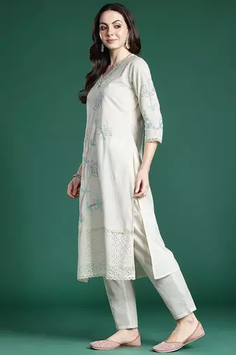 Floral Embroidered Thread Work Pure Cotton Kurta with Trousers & With Dupatta