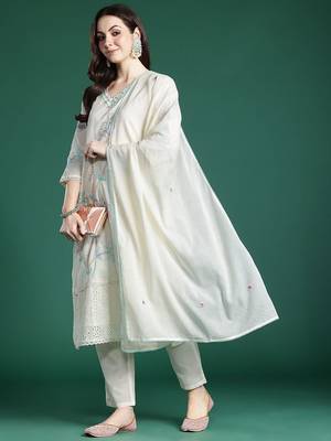 Floral Embroidered Thread Work Pure Cotton Kurta with Trousers & With Dupatta 7