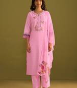 Women Floral Embroidered Regular Thread Work Kurta with Trousers & With Dupatta