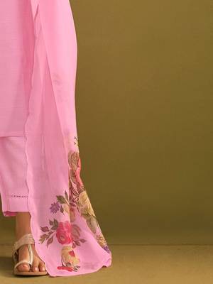 Women Floral Embroidered Regular Thread Work Kurta with Trousers & With Dupatta 4