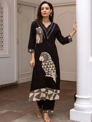 Printed V Neck Straight Kurta & Trousers 1