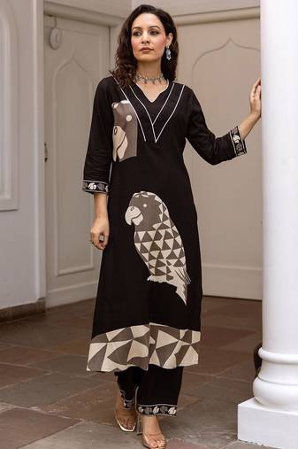Printed V Neck Straight Kurta & Trousers