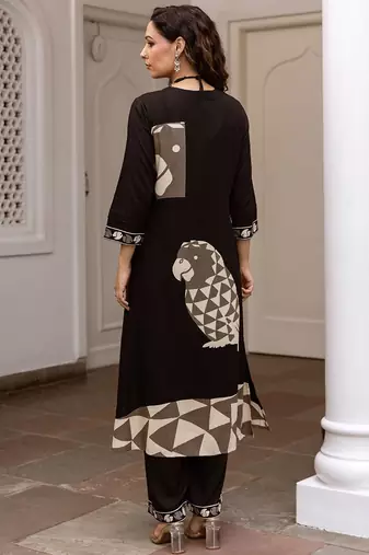 Printed V Neck Straight Kurta & Trousers