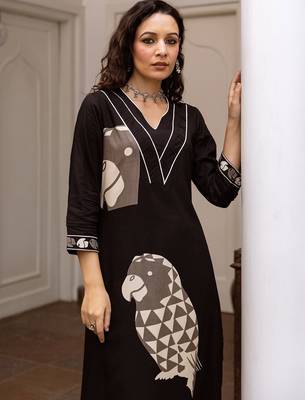 Printed V Neck Straight Kurta & Trousers 5