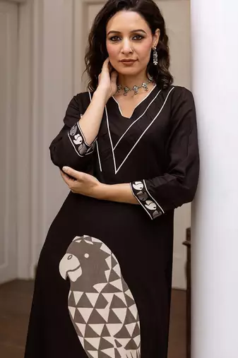 Printed V Neck Straight Kurta & Trousers