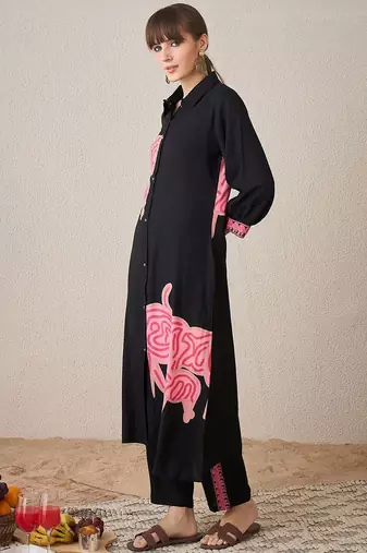 Women Ethnic Motifs Printed Regular Thread Work Kurta with Trousers