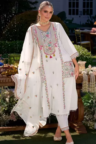Women Floral Embroidered Regular Kurta with Trousers & With Dupatta