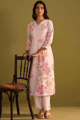 Floral Printed V-Neck Straight Kurta With Trousers