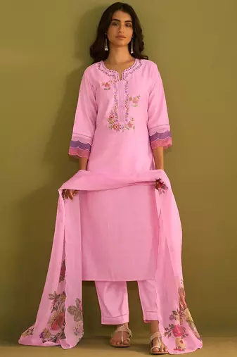 women floral embroidered regular thread work kurta with trousers & with dupatta