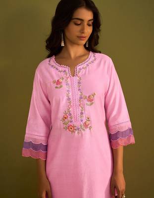 Women Floral Embroidered Regular Thread Work Kurta with Trousers & With Dupatta 2