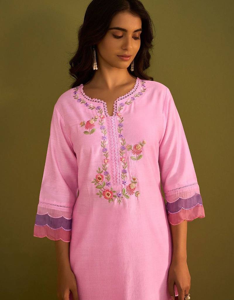 Women Floral Embroidered Regular Thread Work Kurta with Trousers & With Dupatta