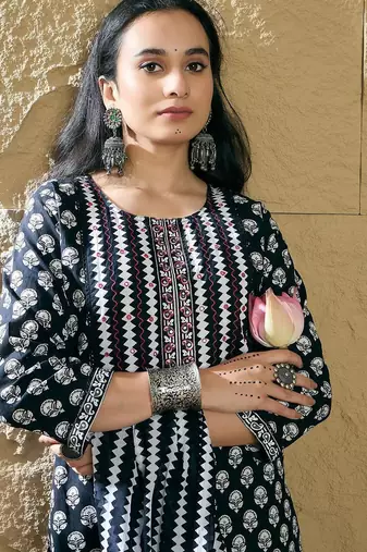 Women Ethnic Motifs Printed Thread Work Pure Cotton Kurta with Trousers & Dupatta