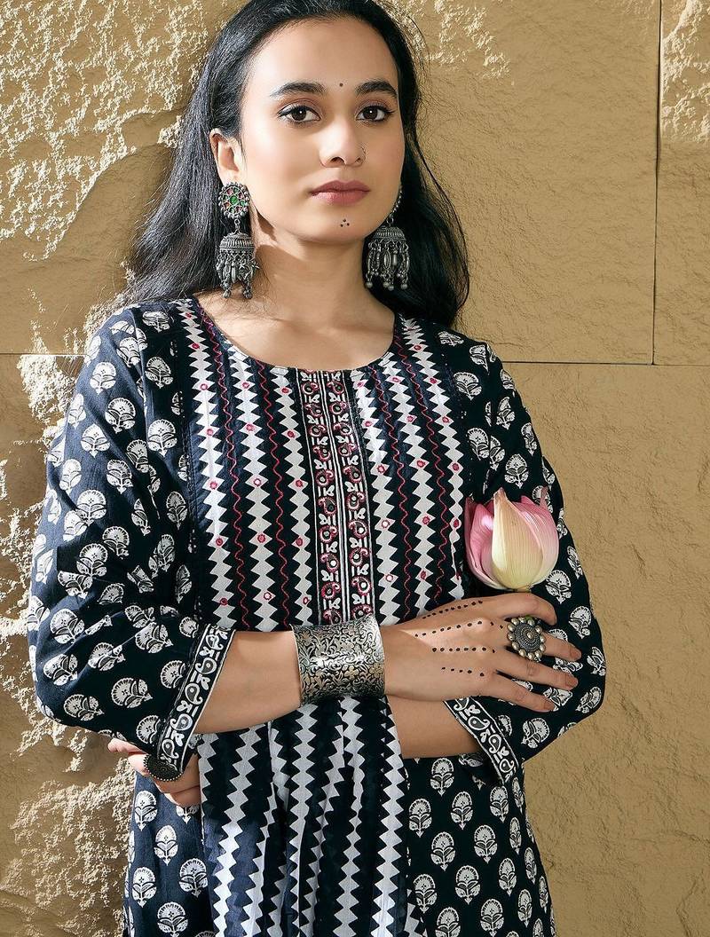 Women Ethnic Motifs Printed Thread Work Pure Cotton Kurta with Trousers & Dupatta