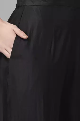 Classic Black And Peach Embroidered Kurta Set